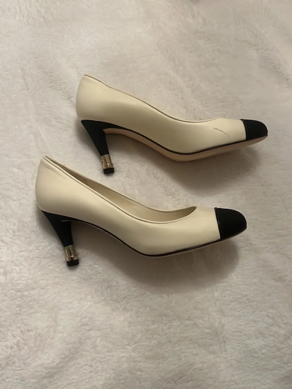 CHANEL Cream and Black Cap-Toe Mid Heel Pumps 35.5